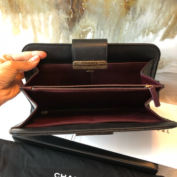 SOLD Chanel Large Quilted Beauty Lock Flap Clutch - Picture 4 of 8